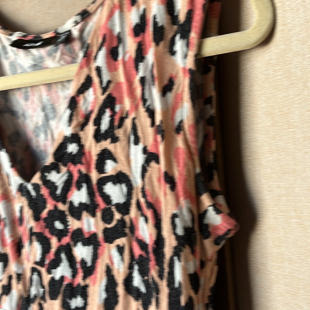 FINAL MARKDOWN Apt. 9 Petite dress with Floral Design petite med - Picture 7 of 11